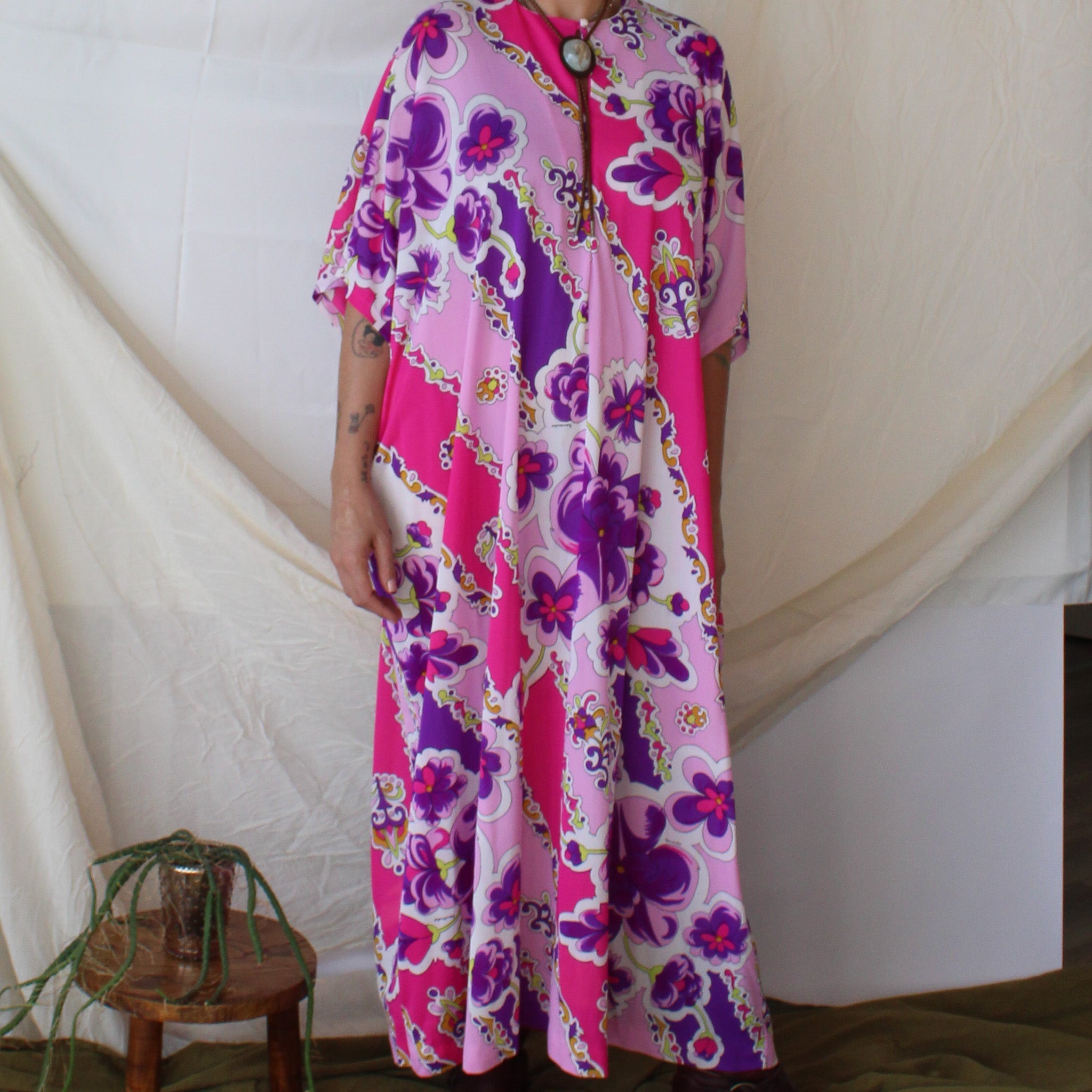 vintage dresses & jumpsuits