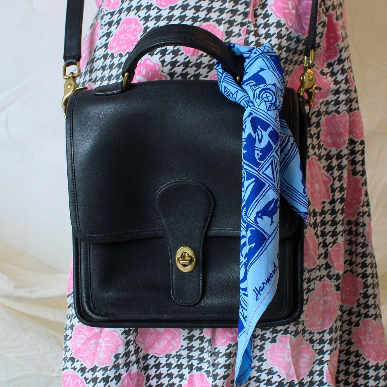 vintage coach black leather station bag (style 5130, l1w-5130)