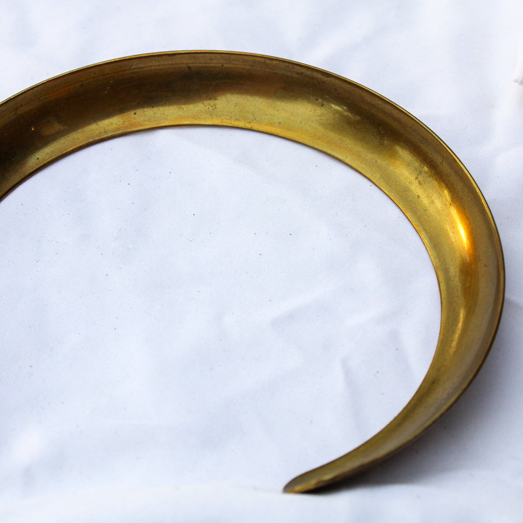 70s sculpted brass collar necklace w/ etched floral motif