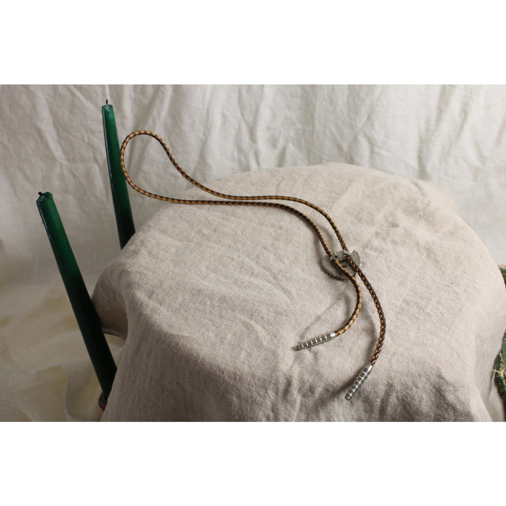 vintage 70s mother of pearl cowboy bolo tie