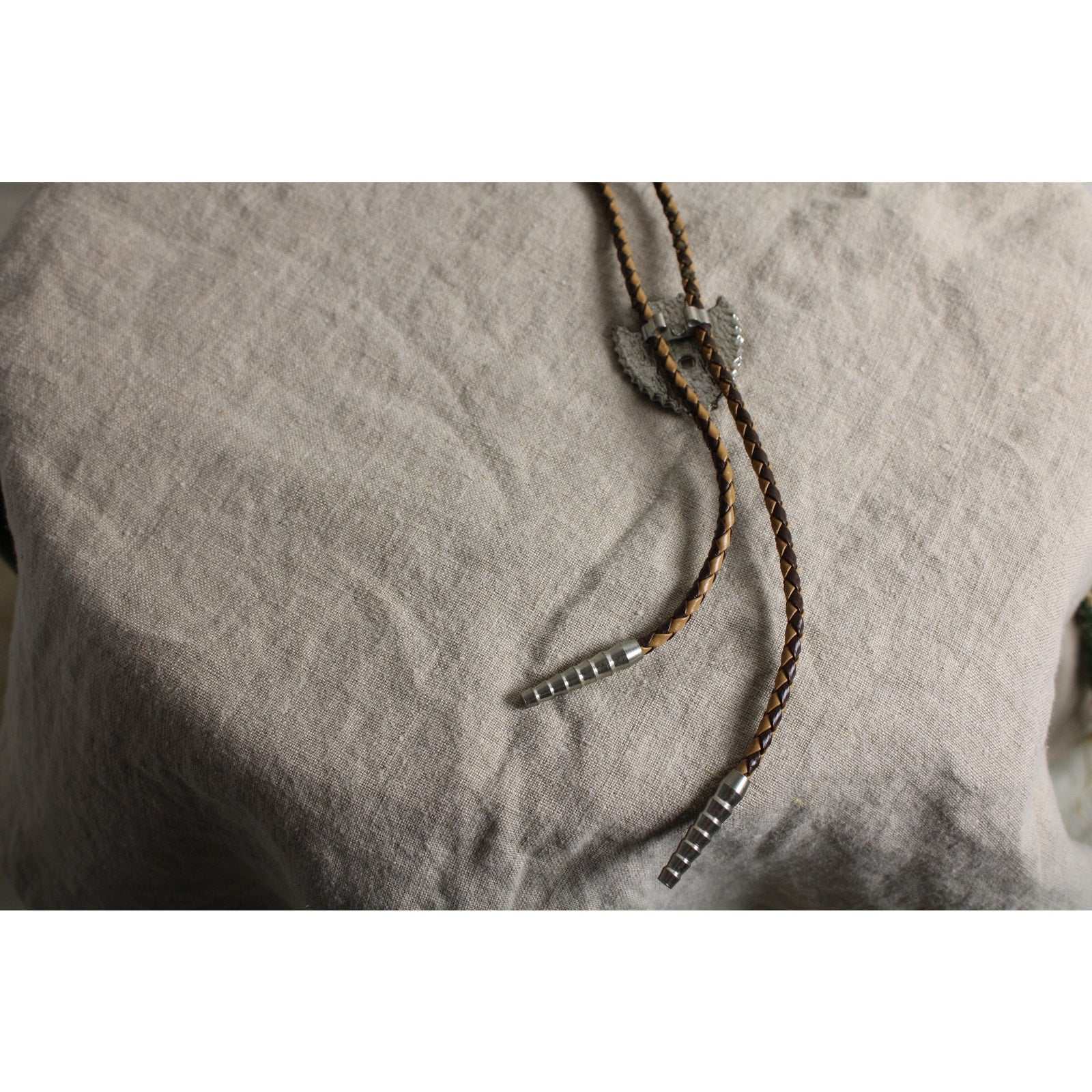 vintage 70s mother of pearl cowboy bolo tie