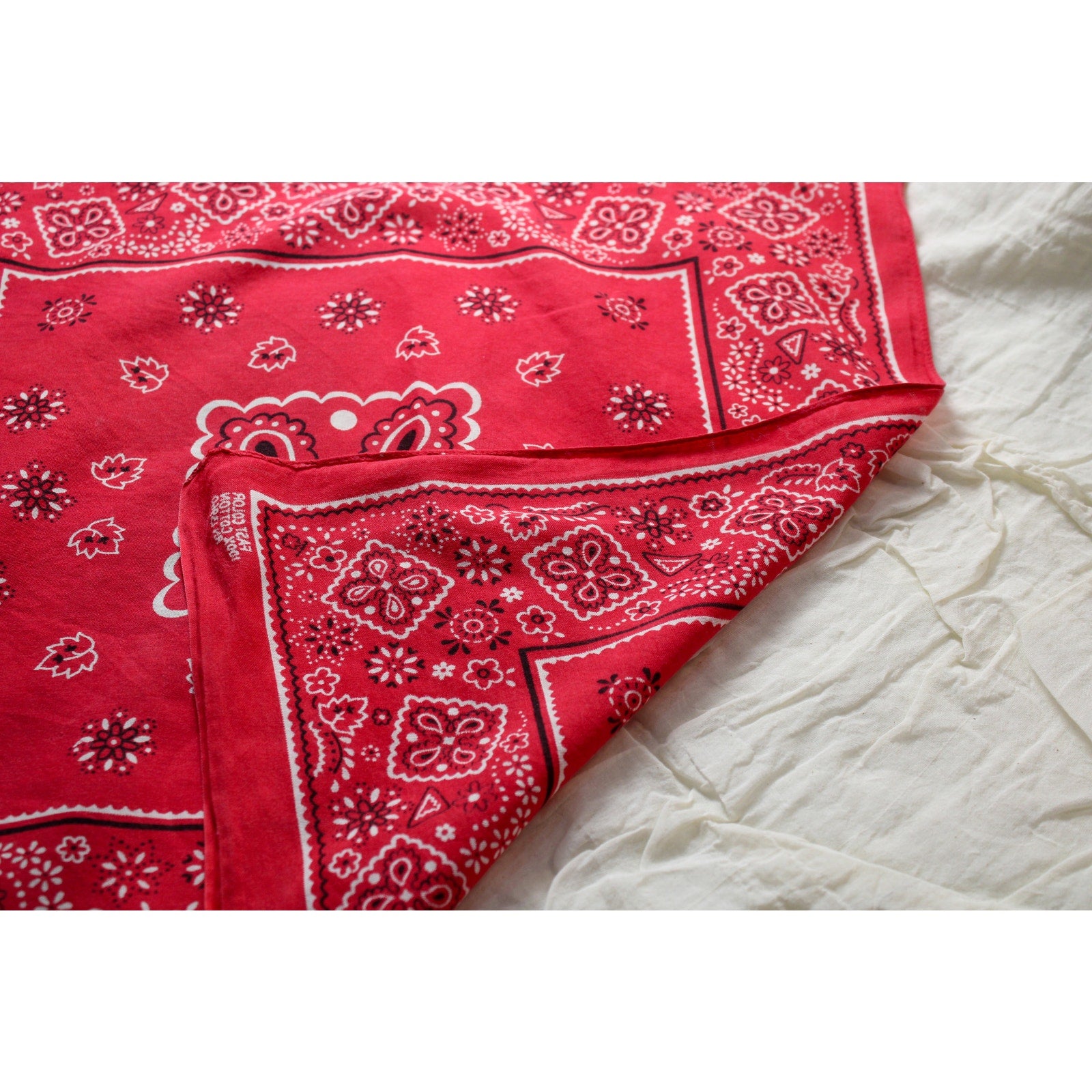 80s vintage red fast color paisley bandana usa rn13960