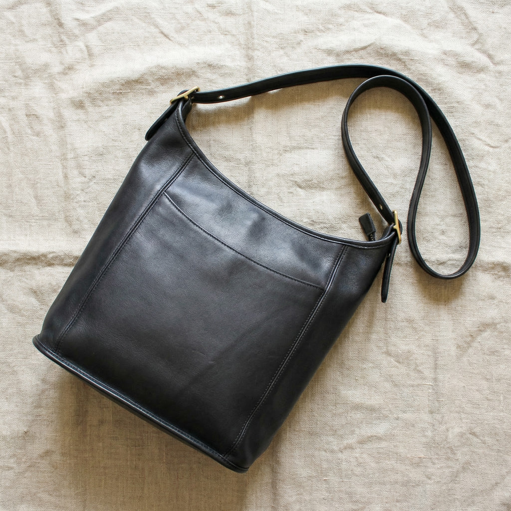 90s coach black leather bucket shoulder bag