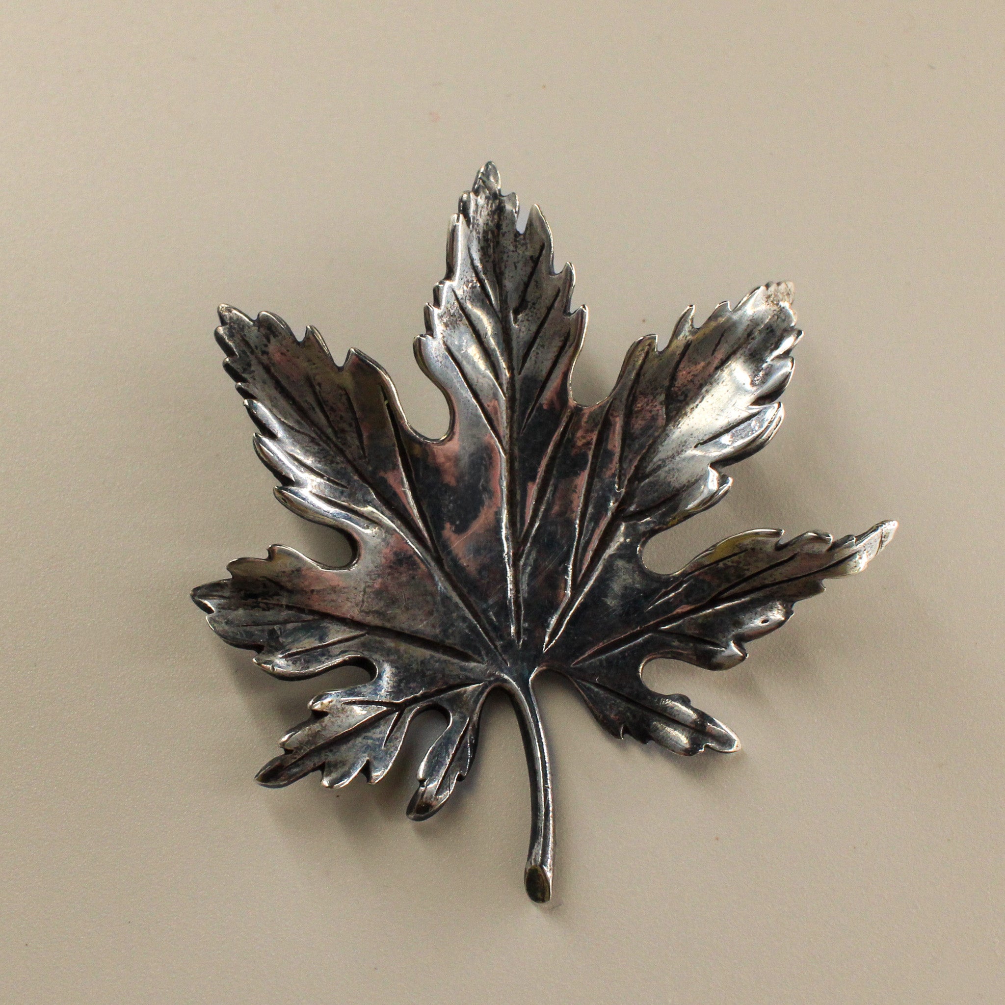 90s mfa 925 sterling maple leaf brooch/pendant