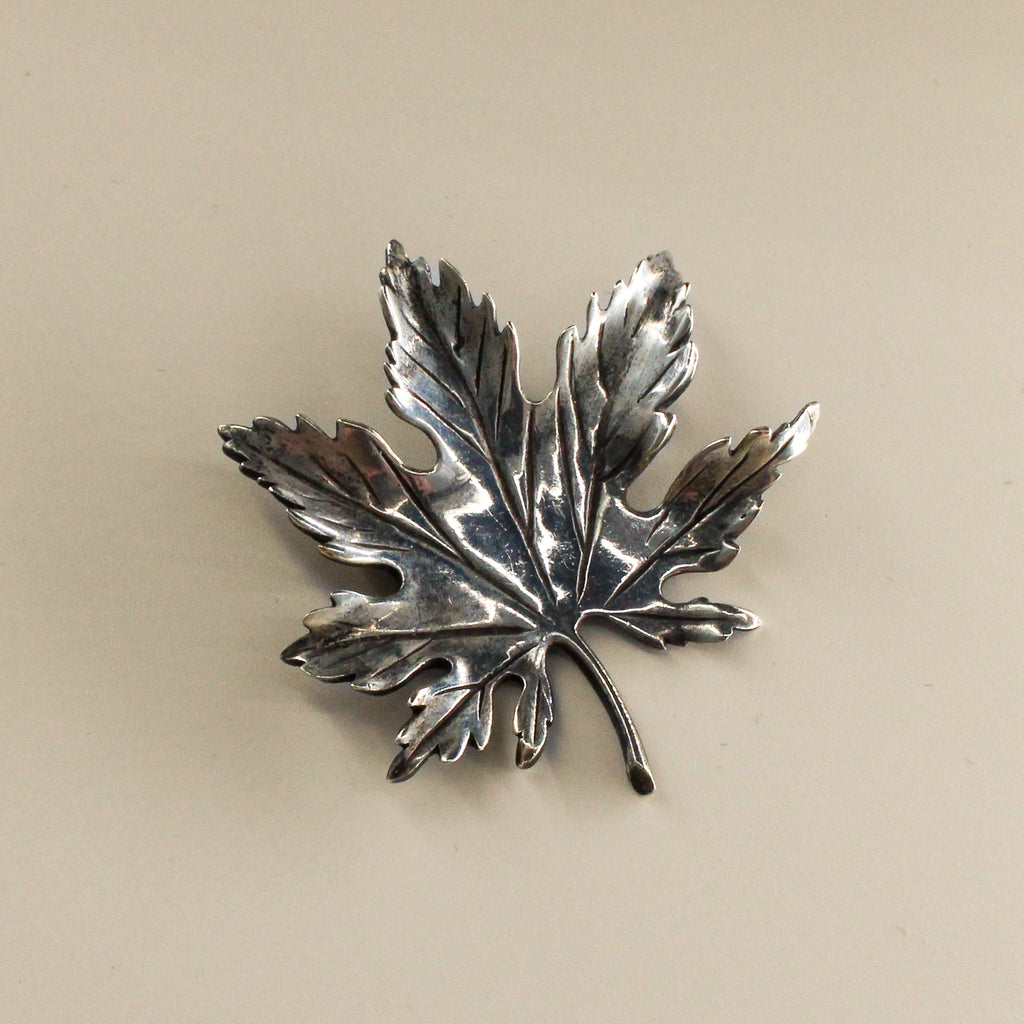 90s mfa 925 sterling maple leaf brooch/pendant