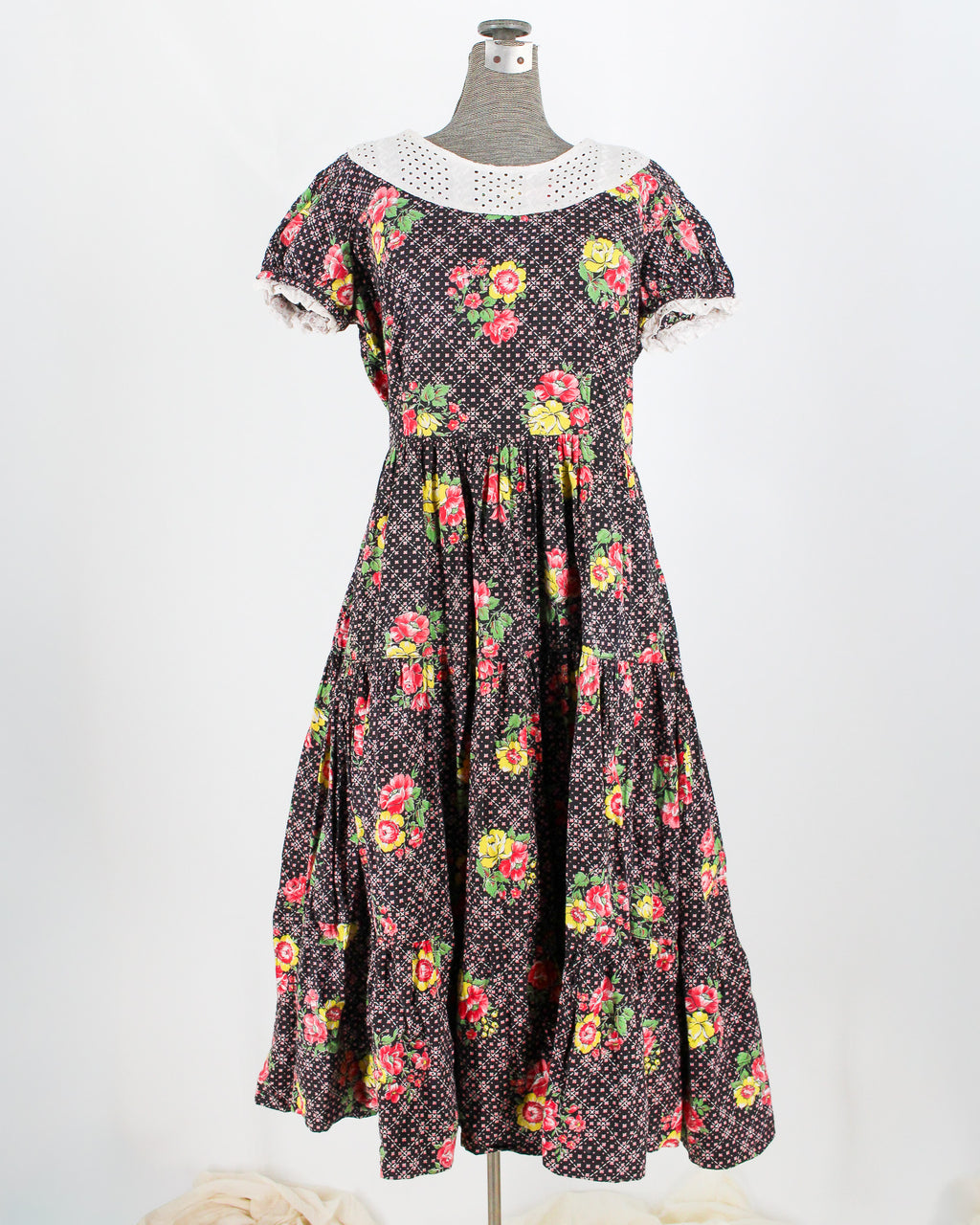 40s floral cotton eyelet collar tiered dress