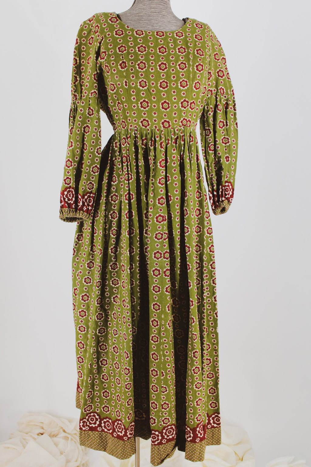 60s green floral bordered-print cotton folk dress