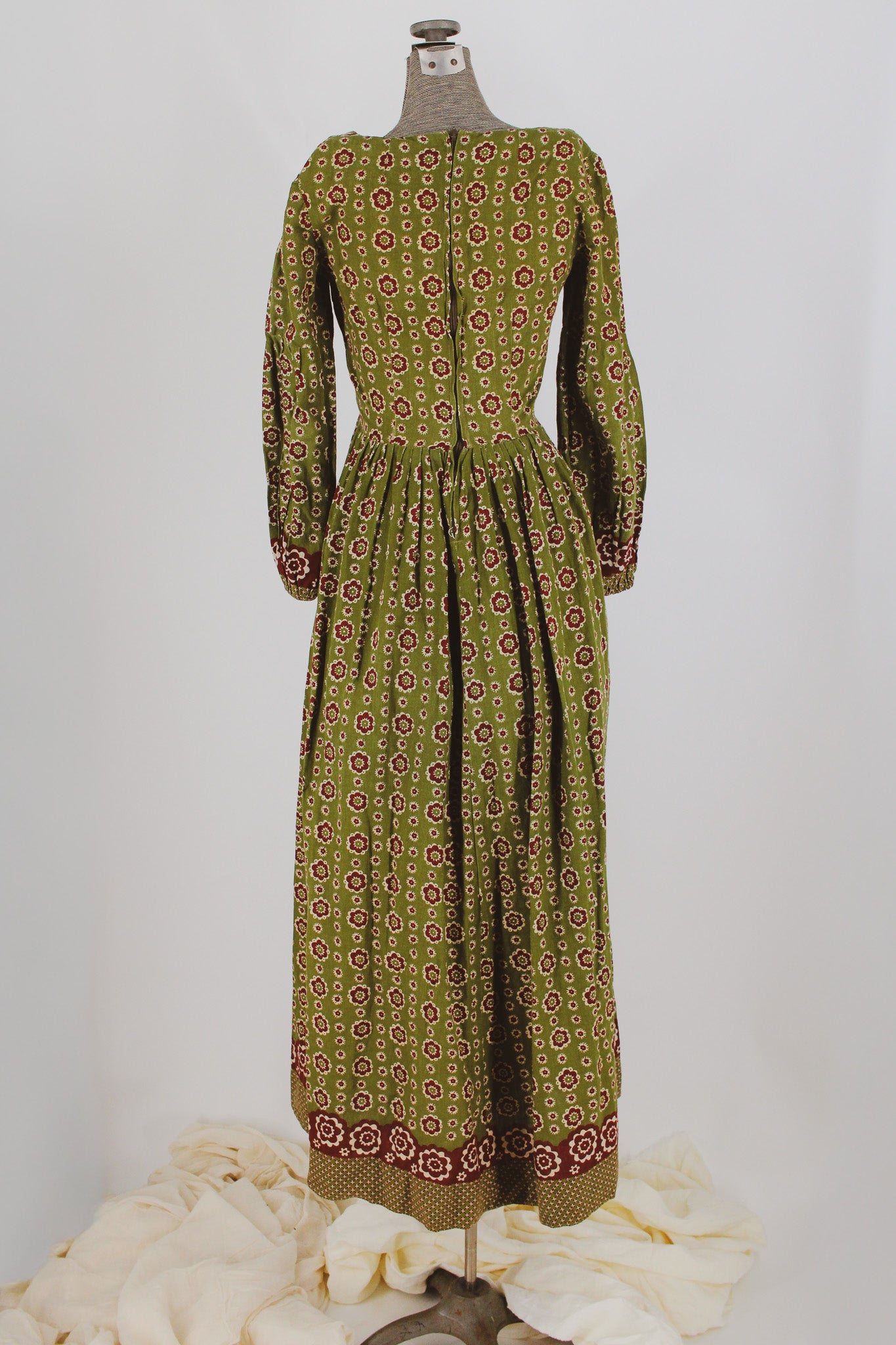 60s green floral bordered-print cotton folk dress