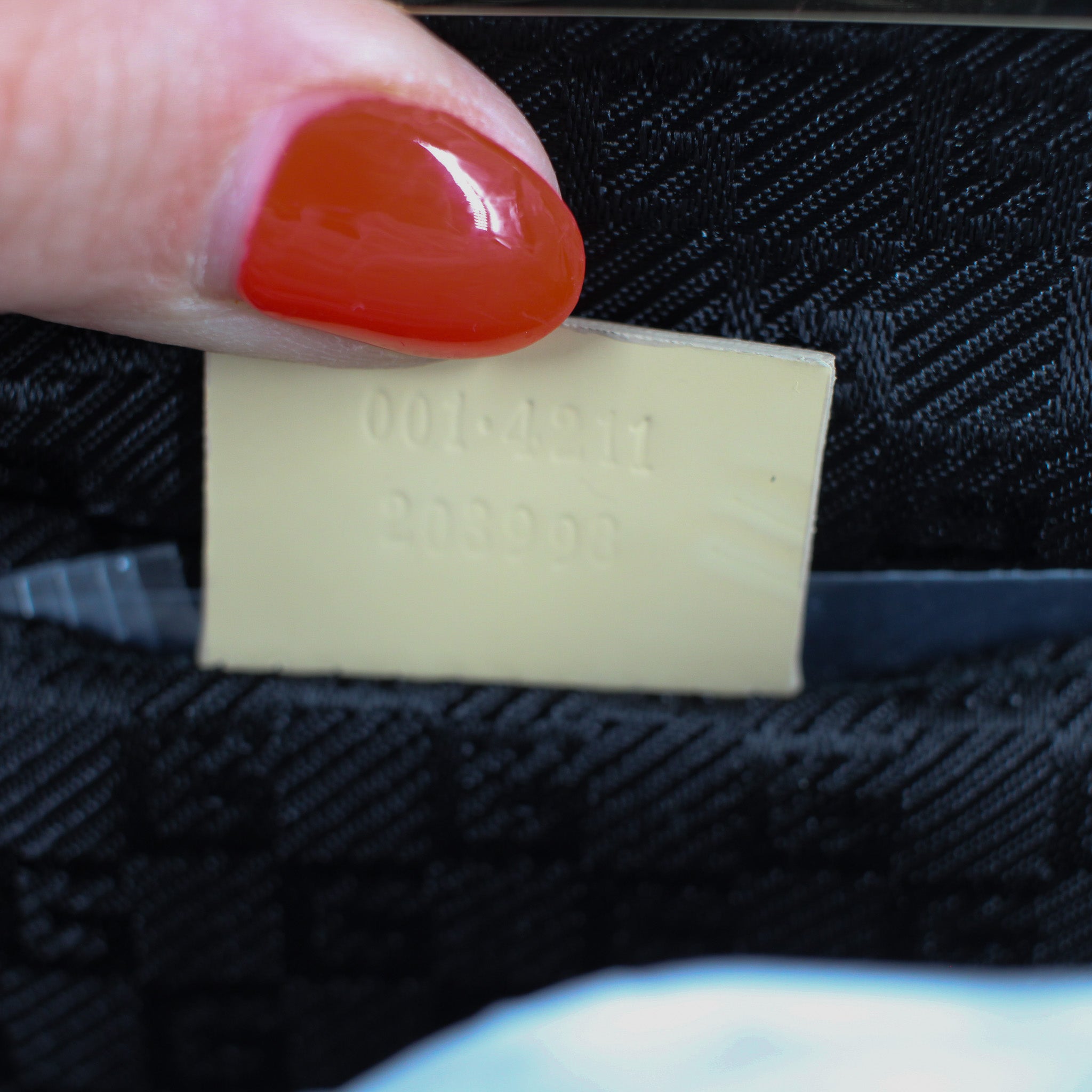 y2k gucci by tom ford tan patent leather, lucite handle