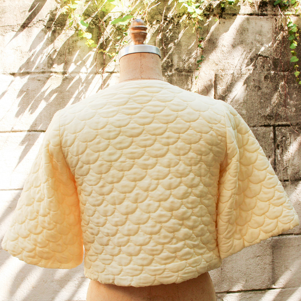 50s barbizon dream puff bed jacket - collar and label detail closeup