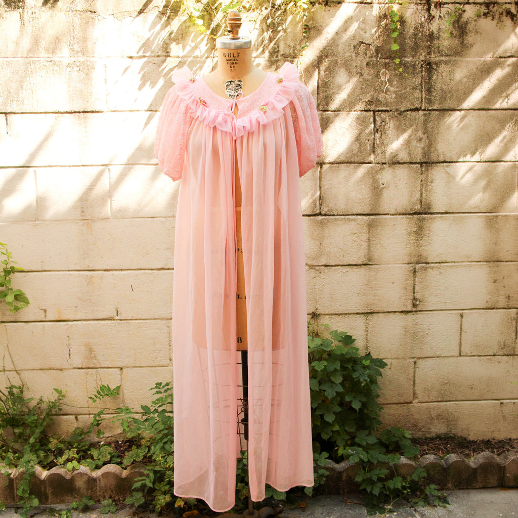 60s gmc sheer pink chiffon peignoir - collar closeup front