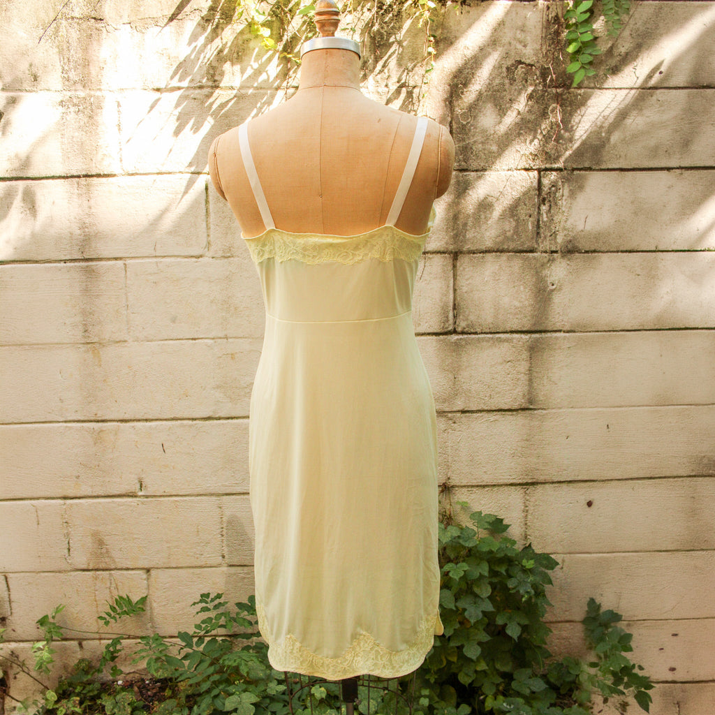 50s nan flower yellow nylon slip - hem detail closeup