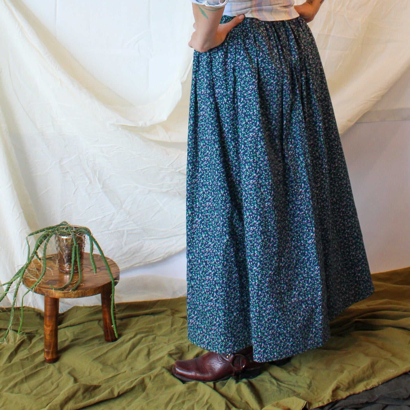 80s navy ditsy floral cottagecore prairie skirt