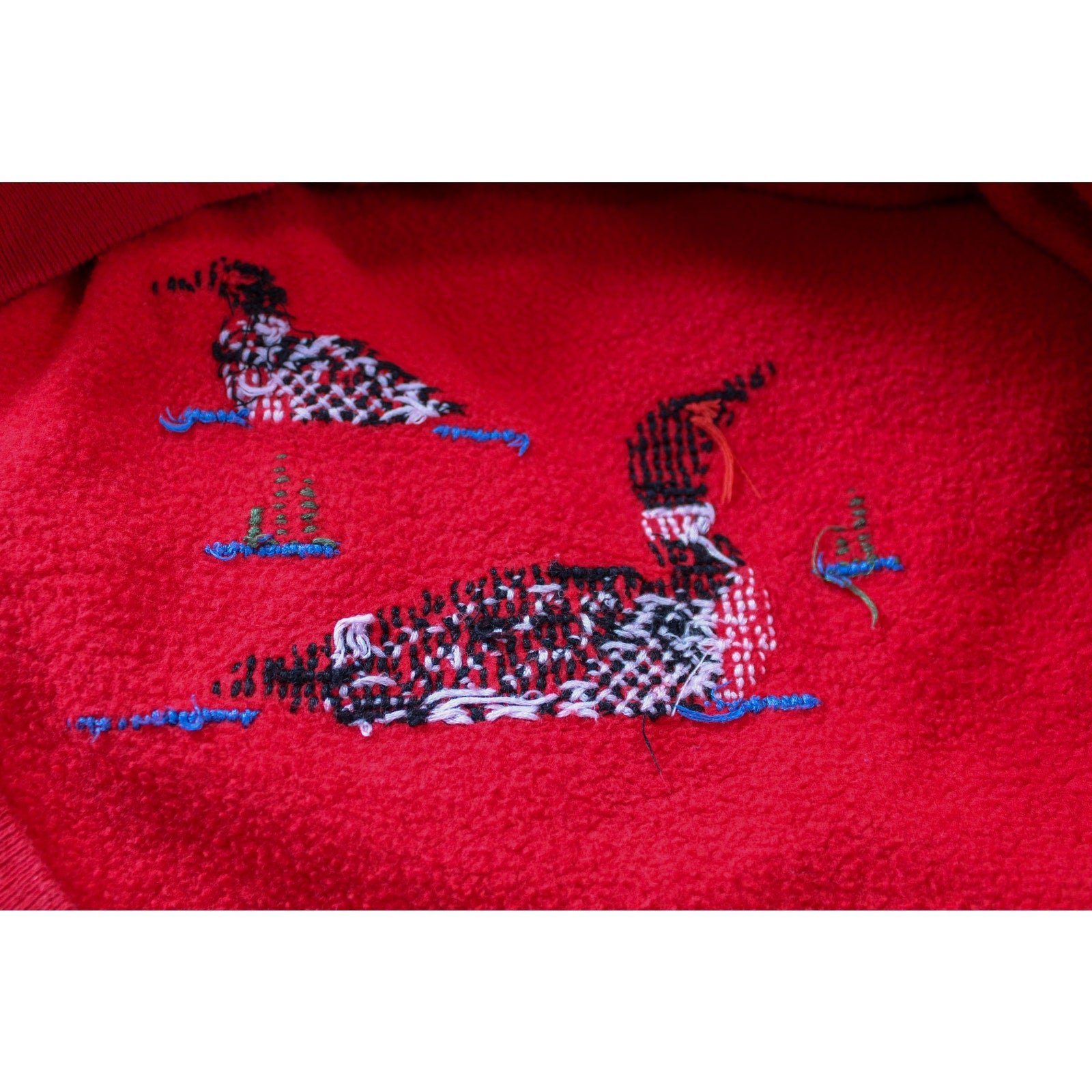 90s hand-embroidered duck sweatshirt – red hanes usa xl