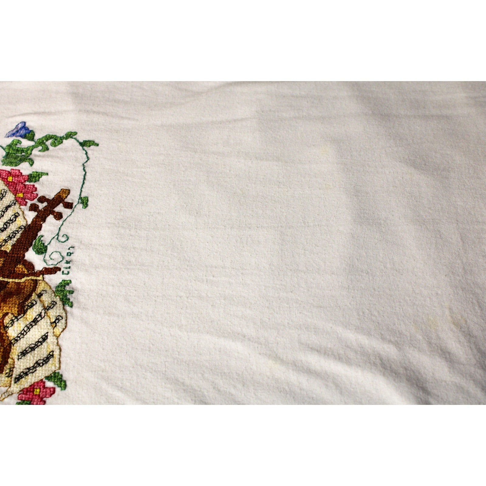 90s decosport mock-neck “music brings harmony”