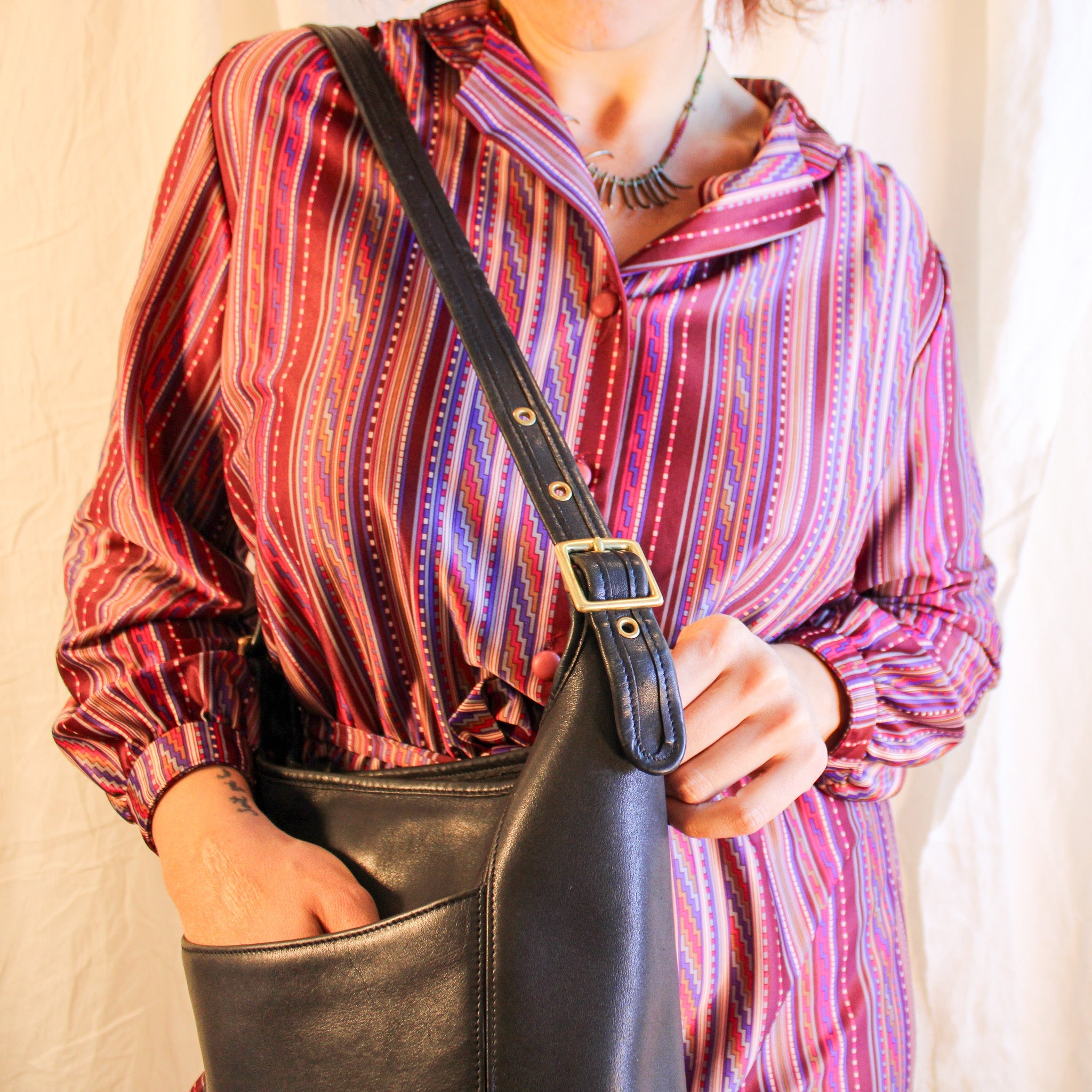 90s coach black leather bucket shoulder bag h8p-9060