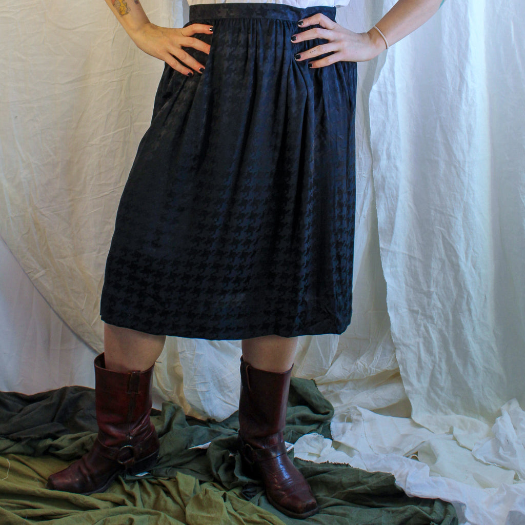 80s frank young black silk houndstooth skirt - image 2
