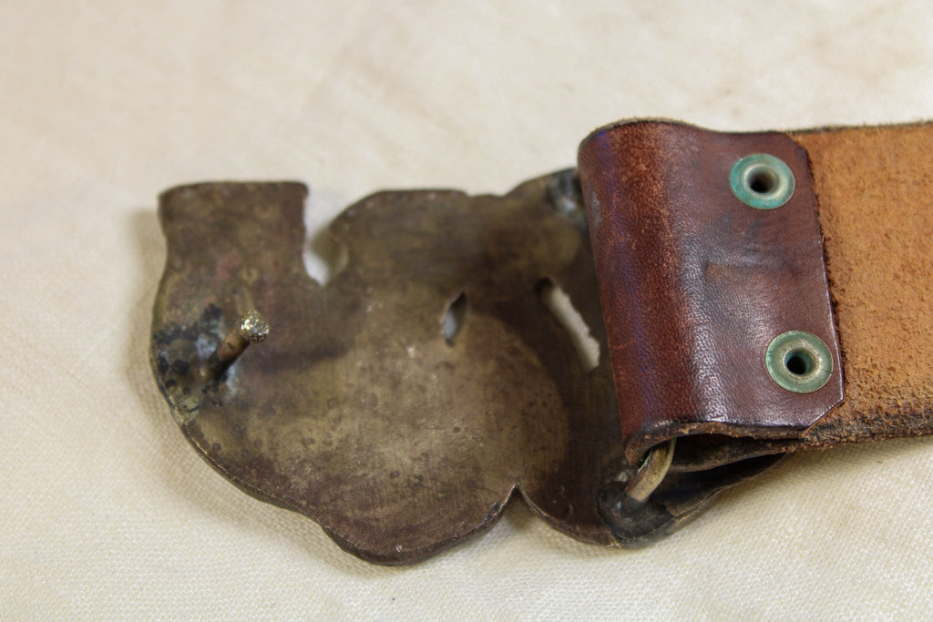 Strap and edge detail