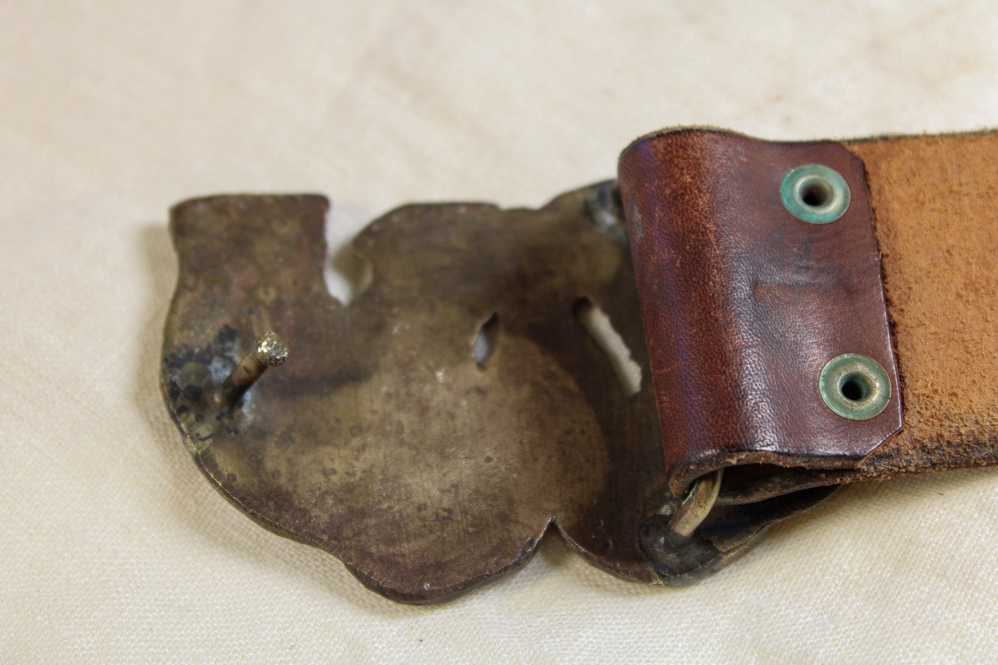 Strap and edge detail