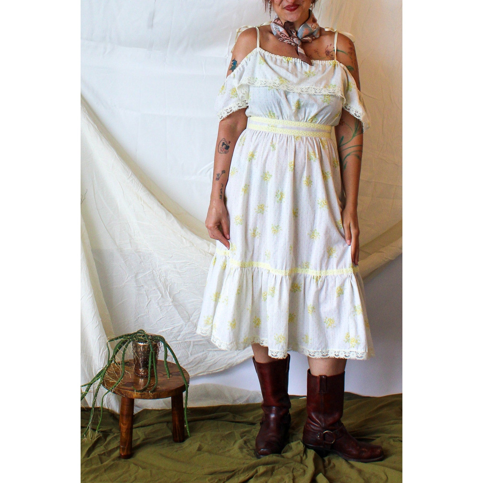 70s yellow floral lace prairie dress with metal zipper