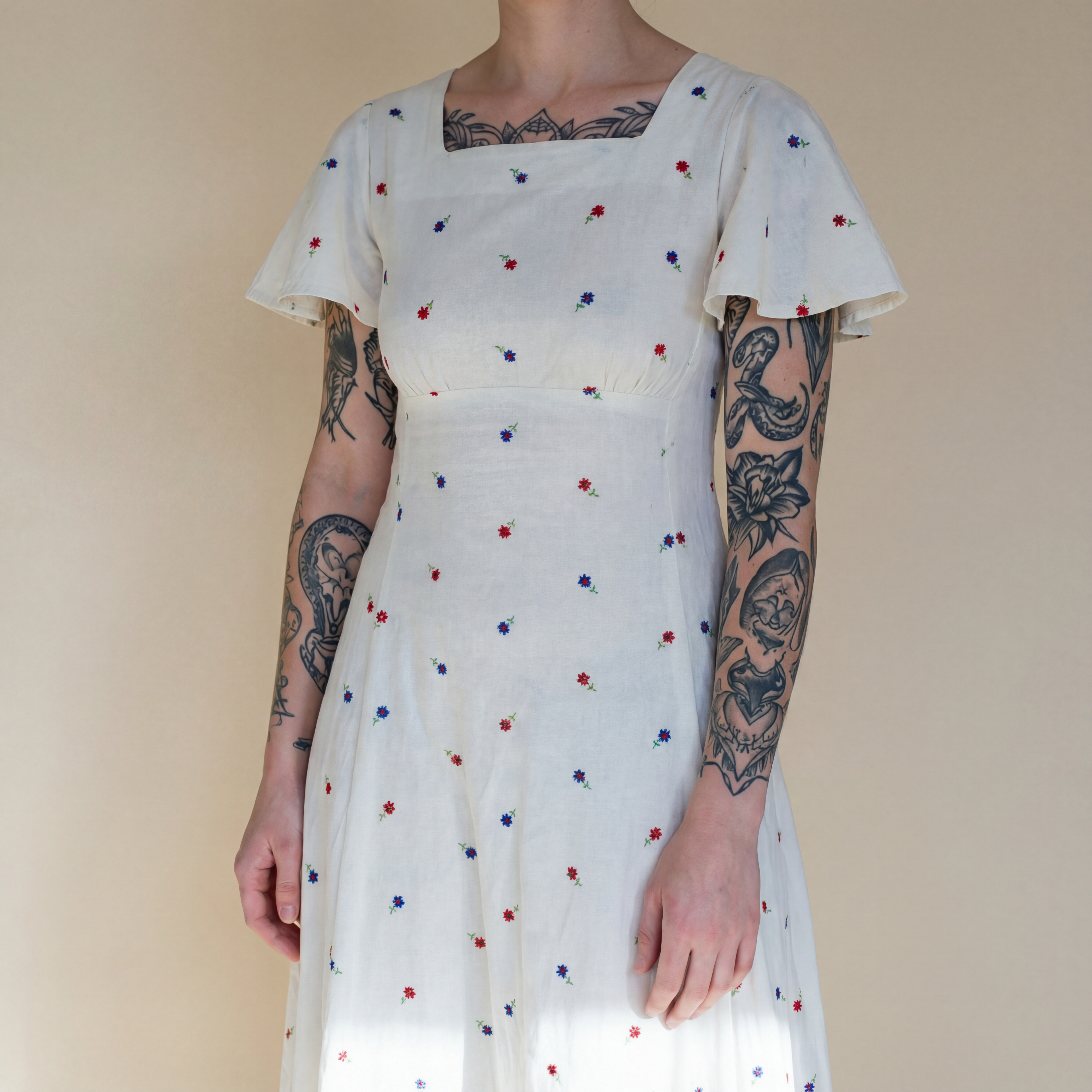 70s embroidered ditsy daisy flower maxi dress