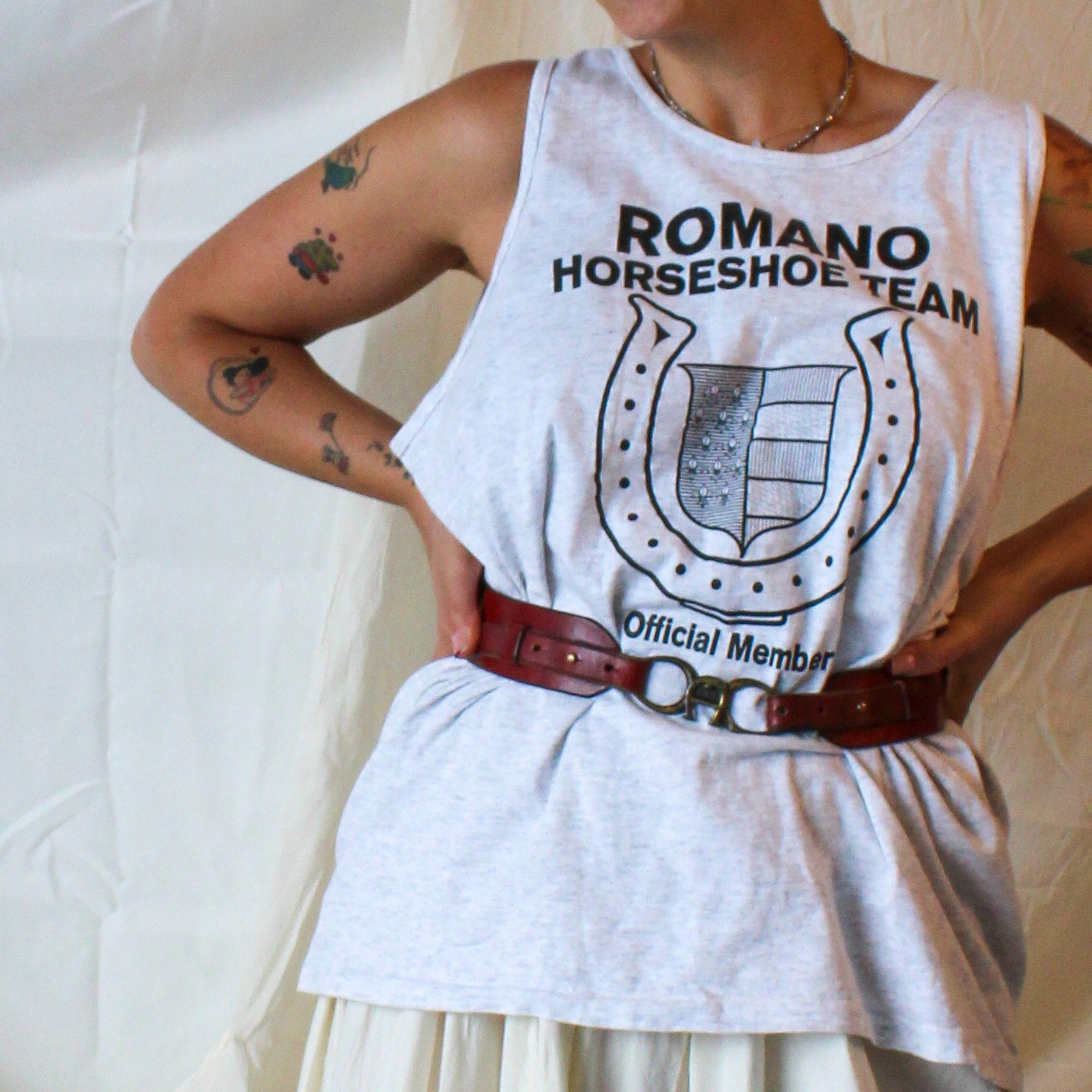 90s oneita romano horseshoe team cutoff tee