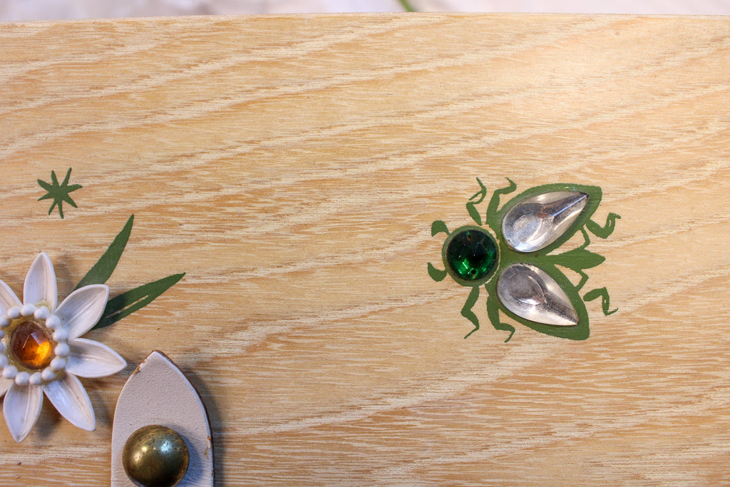 1966 enid collins “daisies won’t tell” box purse – collins of texas