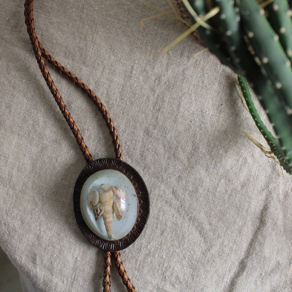 70s RARE shell resin bolo tie