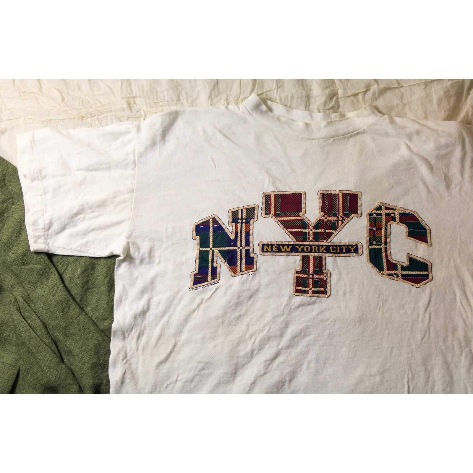 90s nyc grunge plaid logo t-shirt
