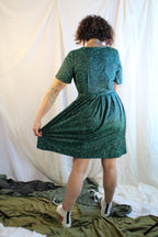 70s green zip-up floral tile belted dress by shelton stroller