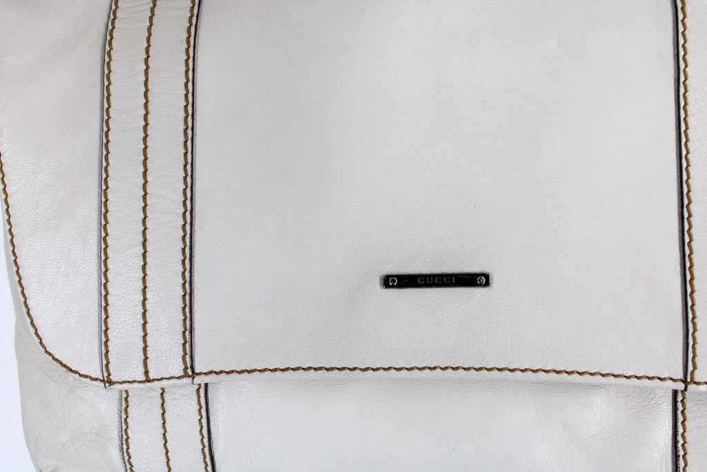 y2k gucci white leather shoulder bag - contrast topstitch flap
