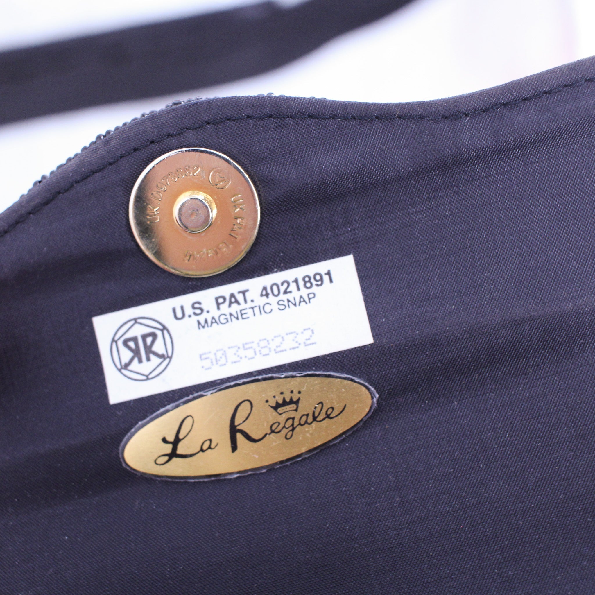 interior with la regale label and magnetic snap