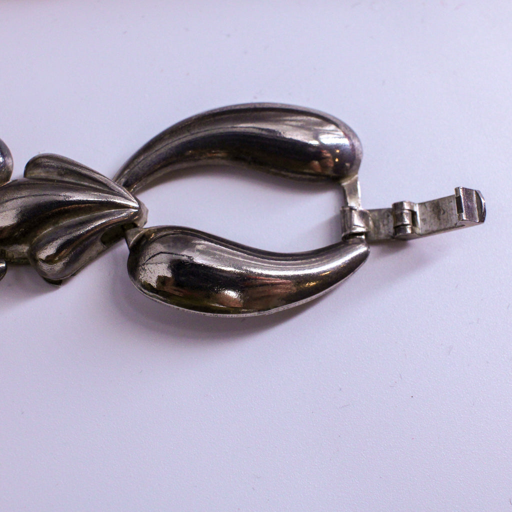 sterling foliate leaf-link choker, clasp detail