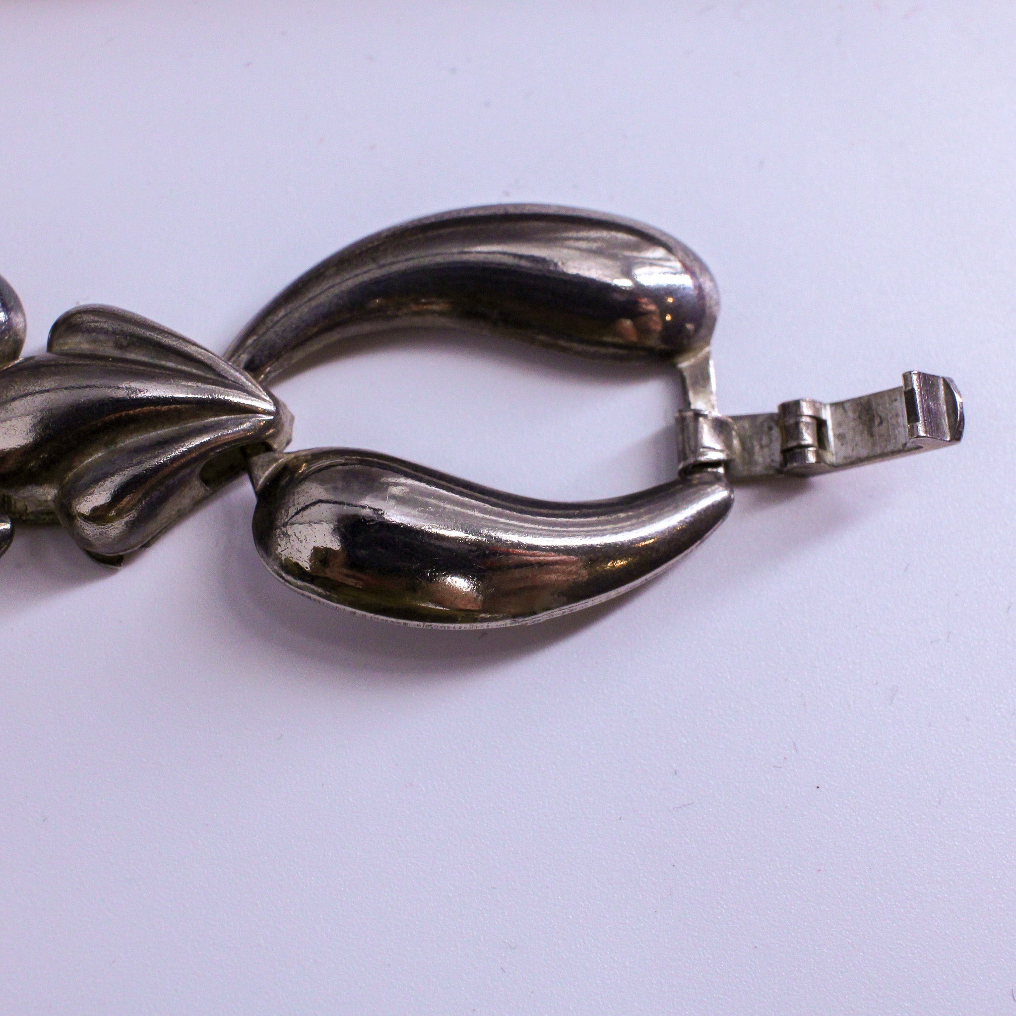 sterling foliate leaf-link choker, clasp detail