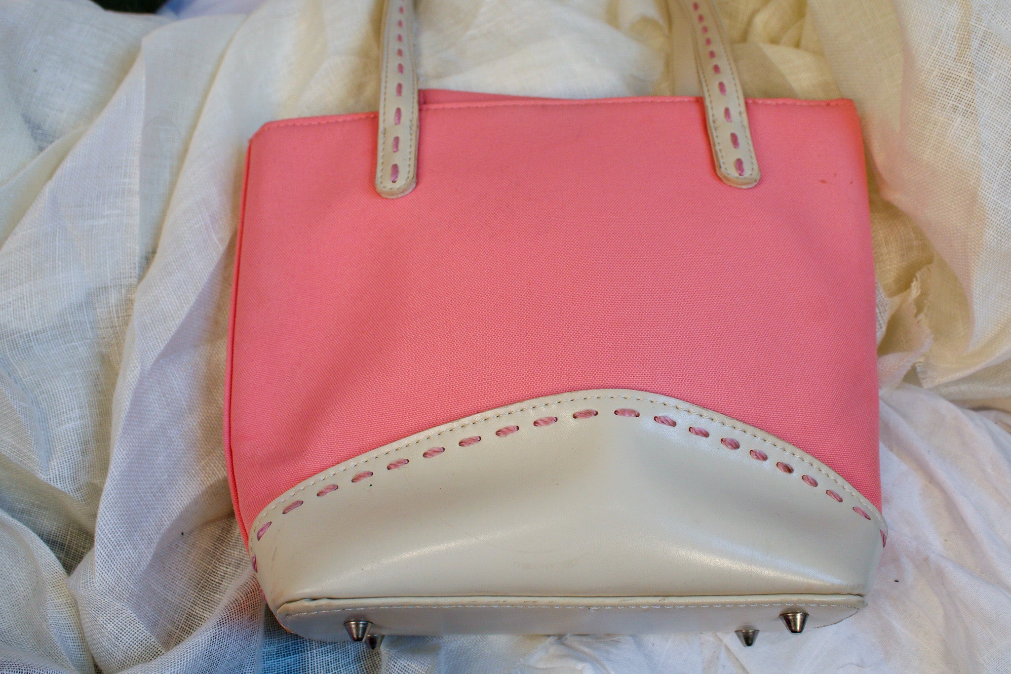 early 2000s kate spade new york pink monogram “l” tote bag with leather base, handles, and bow