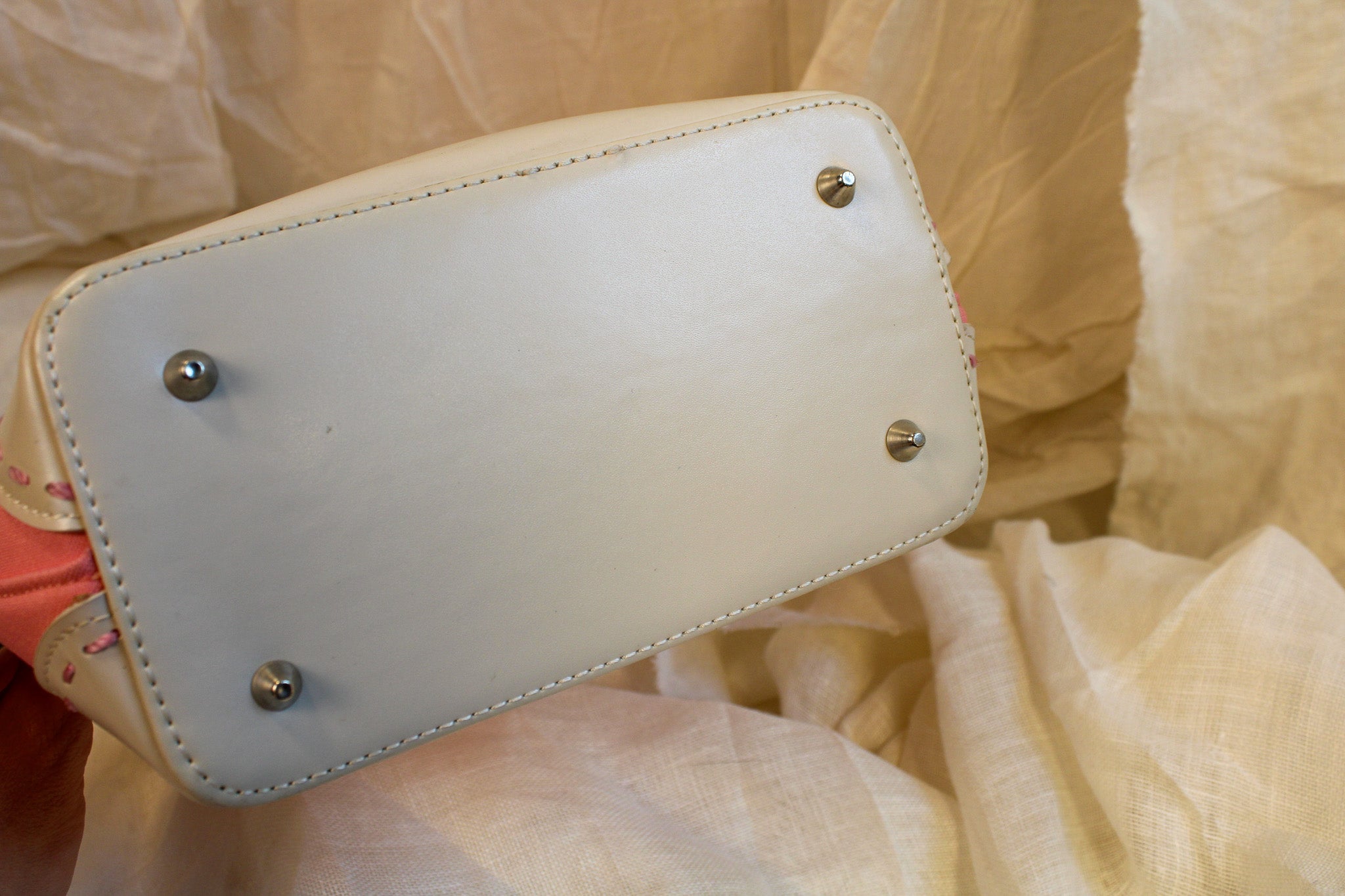 early 2000s kate spade new york pink monogram “l” tote bag with leather base, handles, and bow