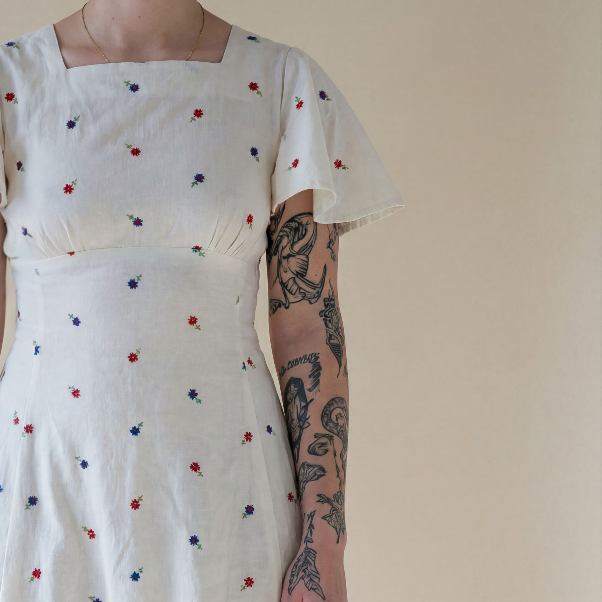 70s embroidered ditsy daisy flower maxi dress