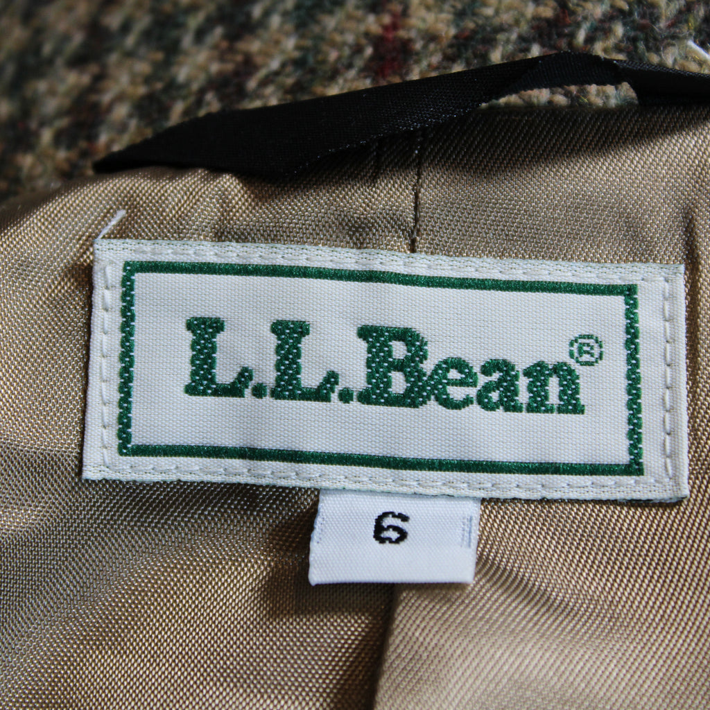 Front on model, L.L.Bean houndstooth blazer