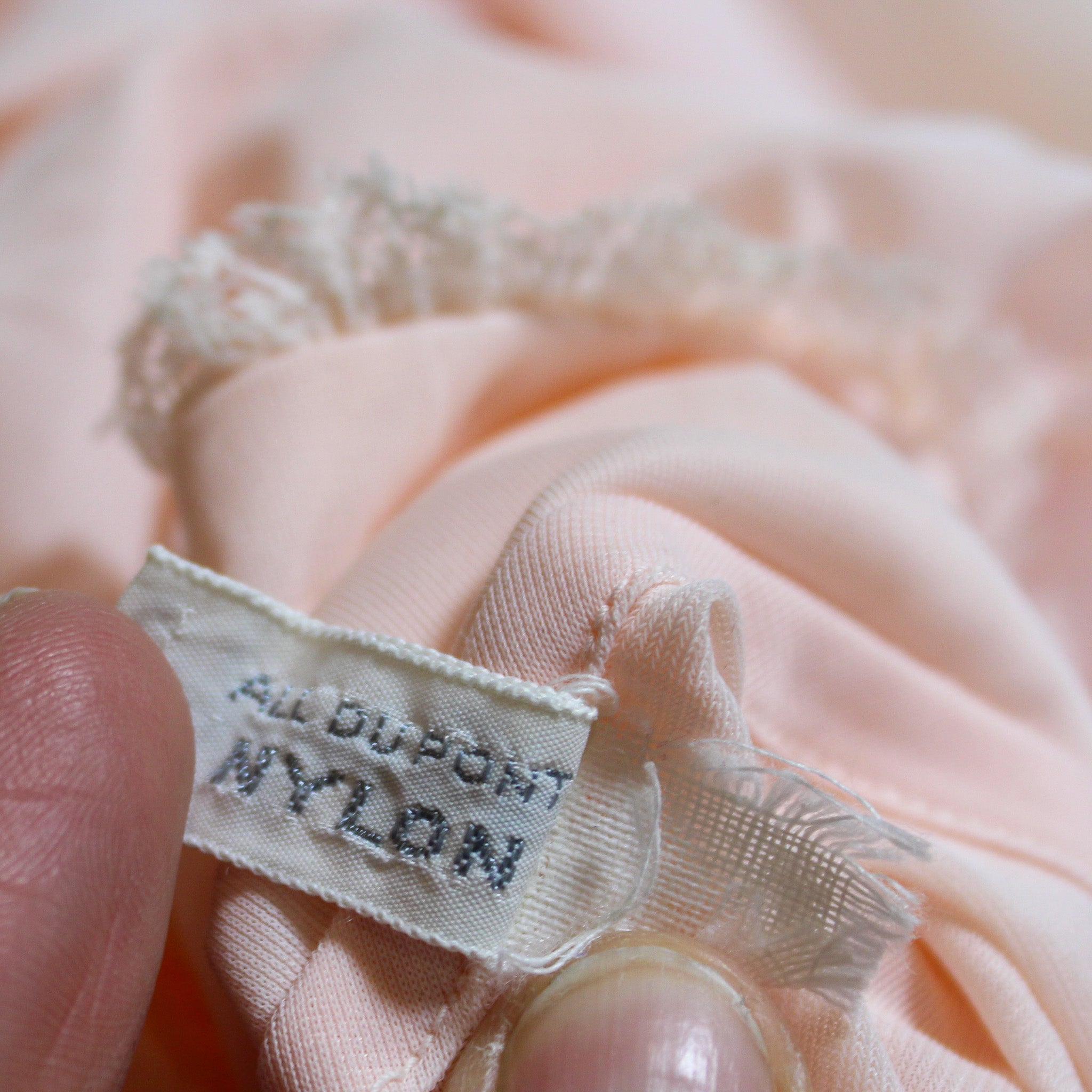 60s cutest collar smocked pink nightgown