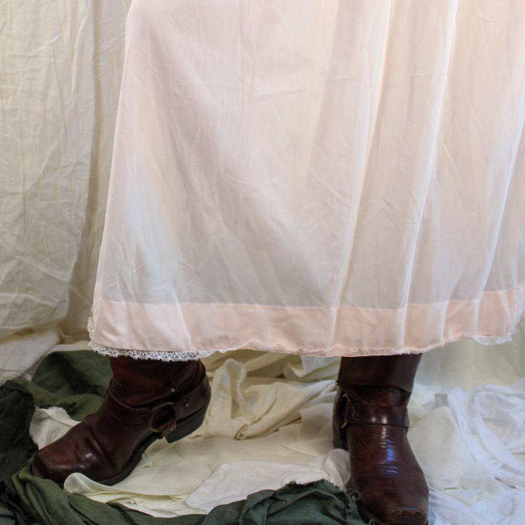 60s cutest collar smocked pink nightgown