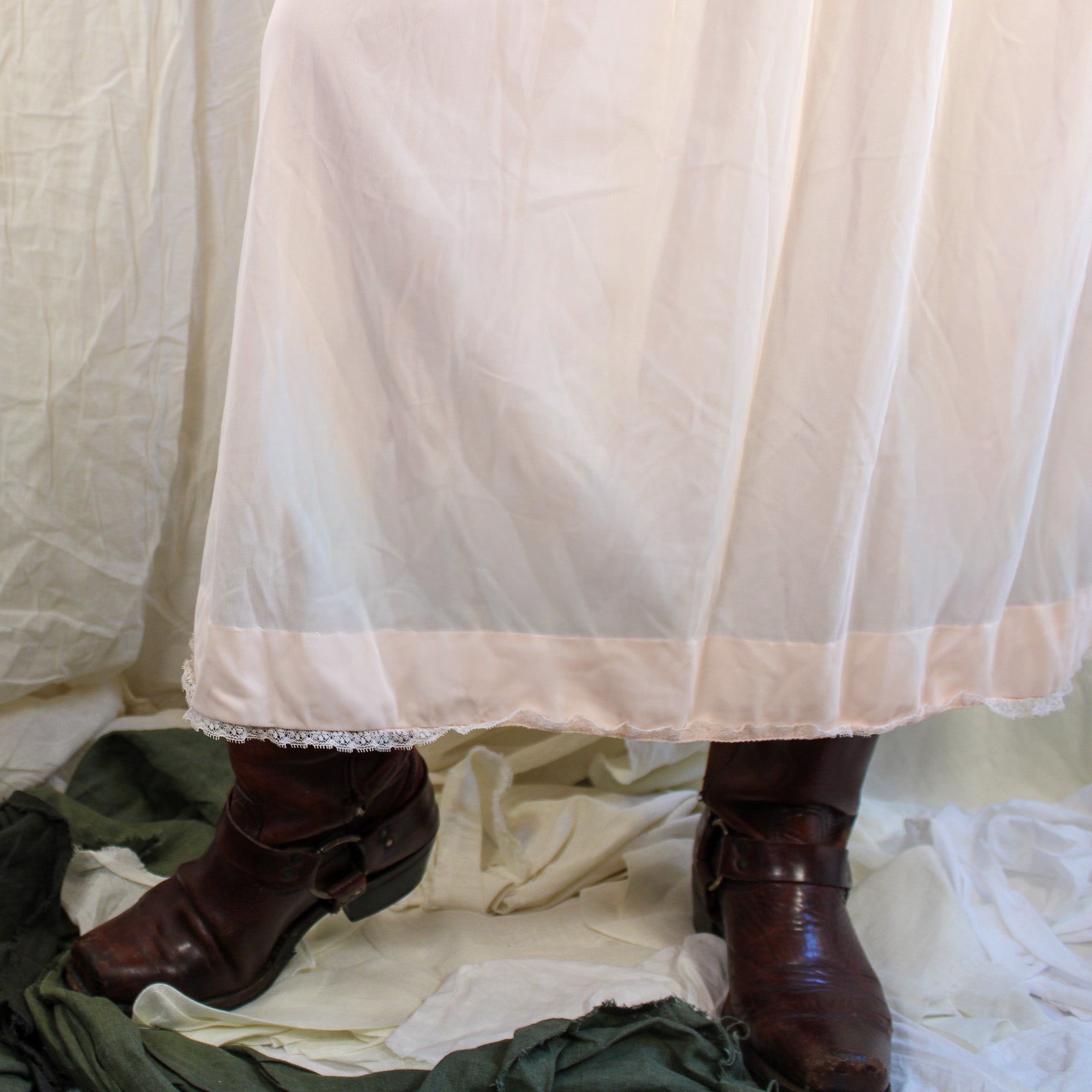 60s cutest collar smocked pink nightgown