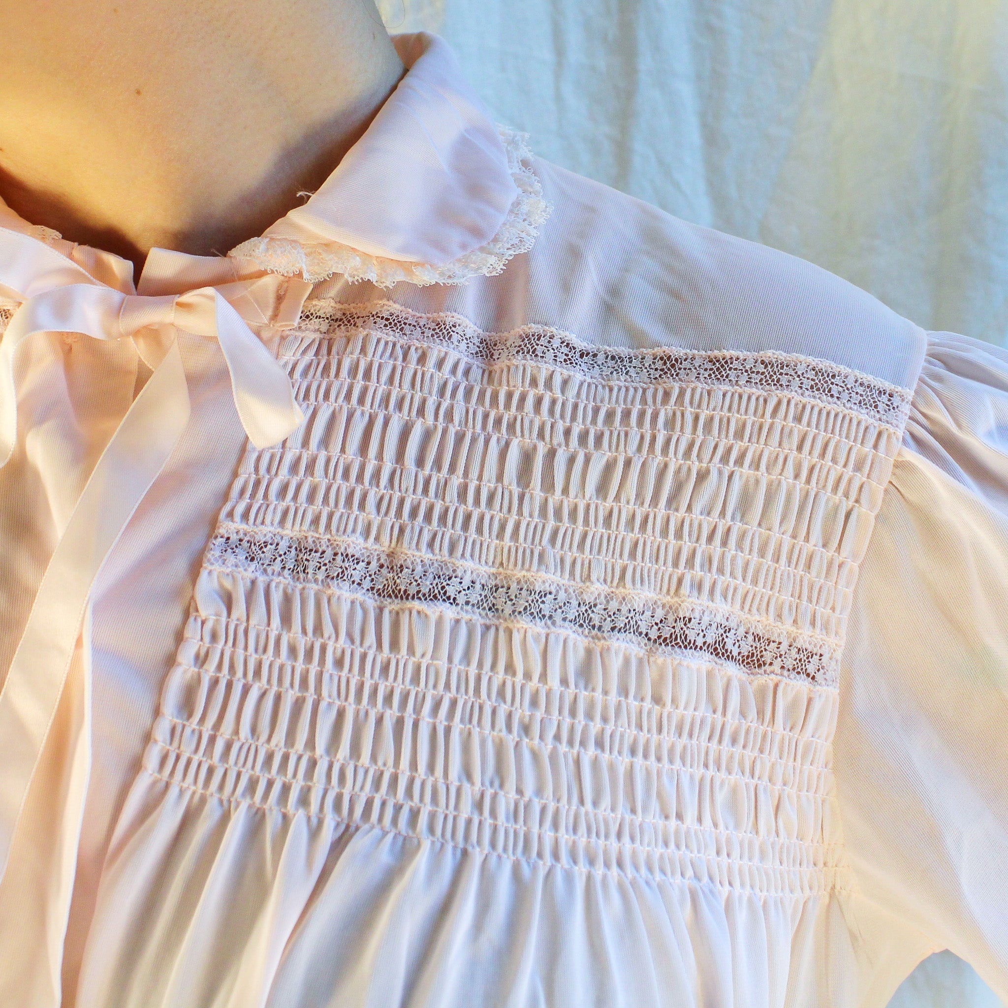 60s cutest collar smocked pink nightgown