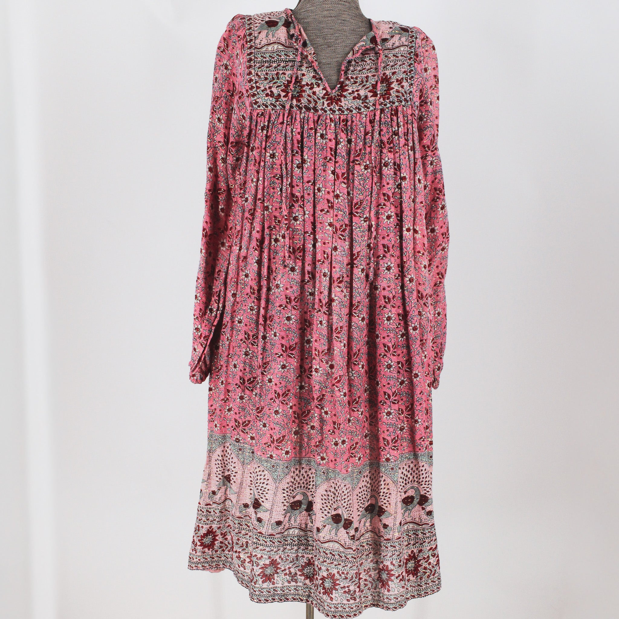 indian cotton gauze dress Vintage 70's Bias A timeless and versatile shape in a staple colour to effortlessly dress up or relax in as elevated casual wear 70s star of india, block