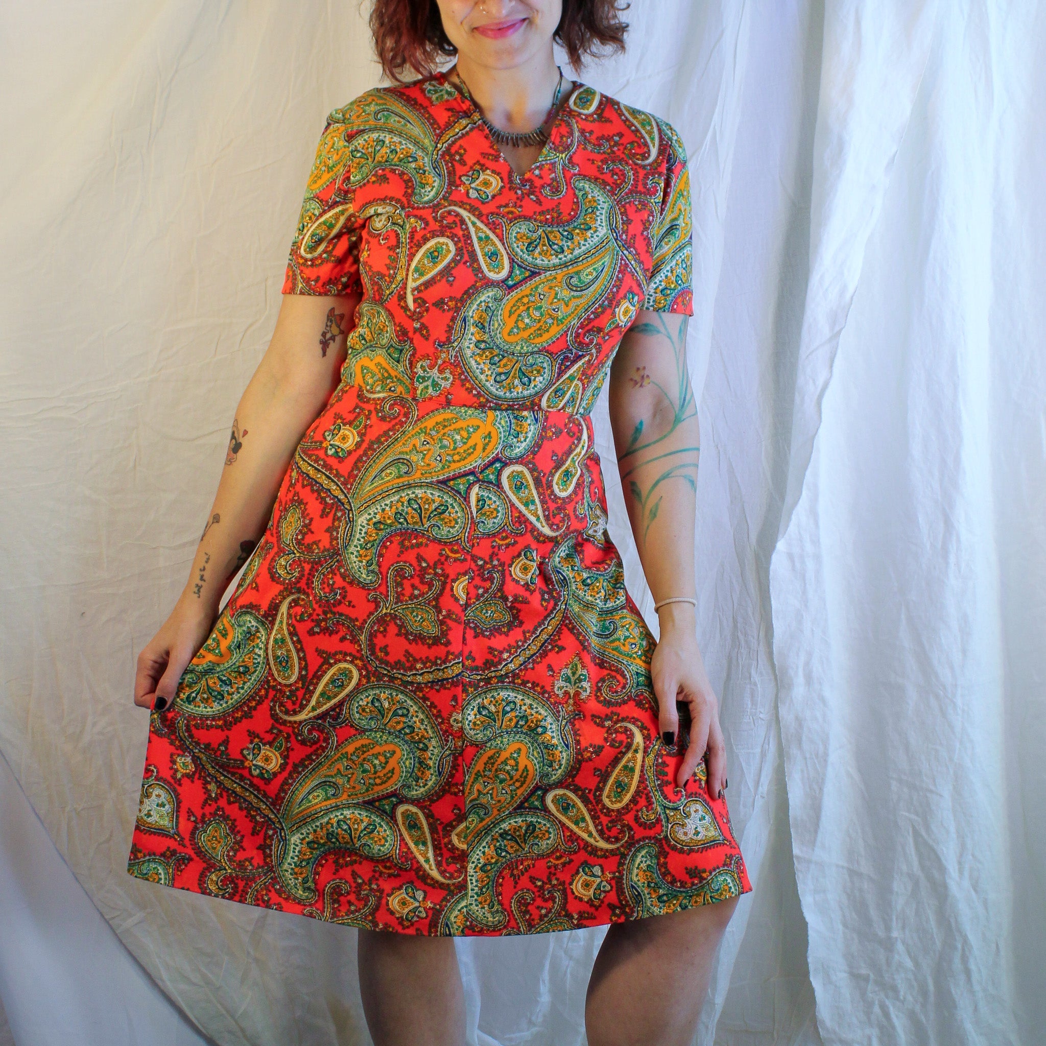 70s red paisley dress with metal zipper - image 1