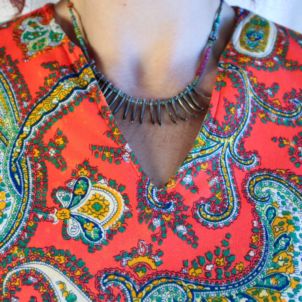 70s red paisley dress with metal zipper - image 4