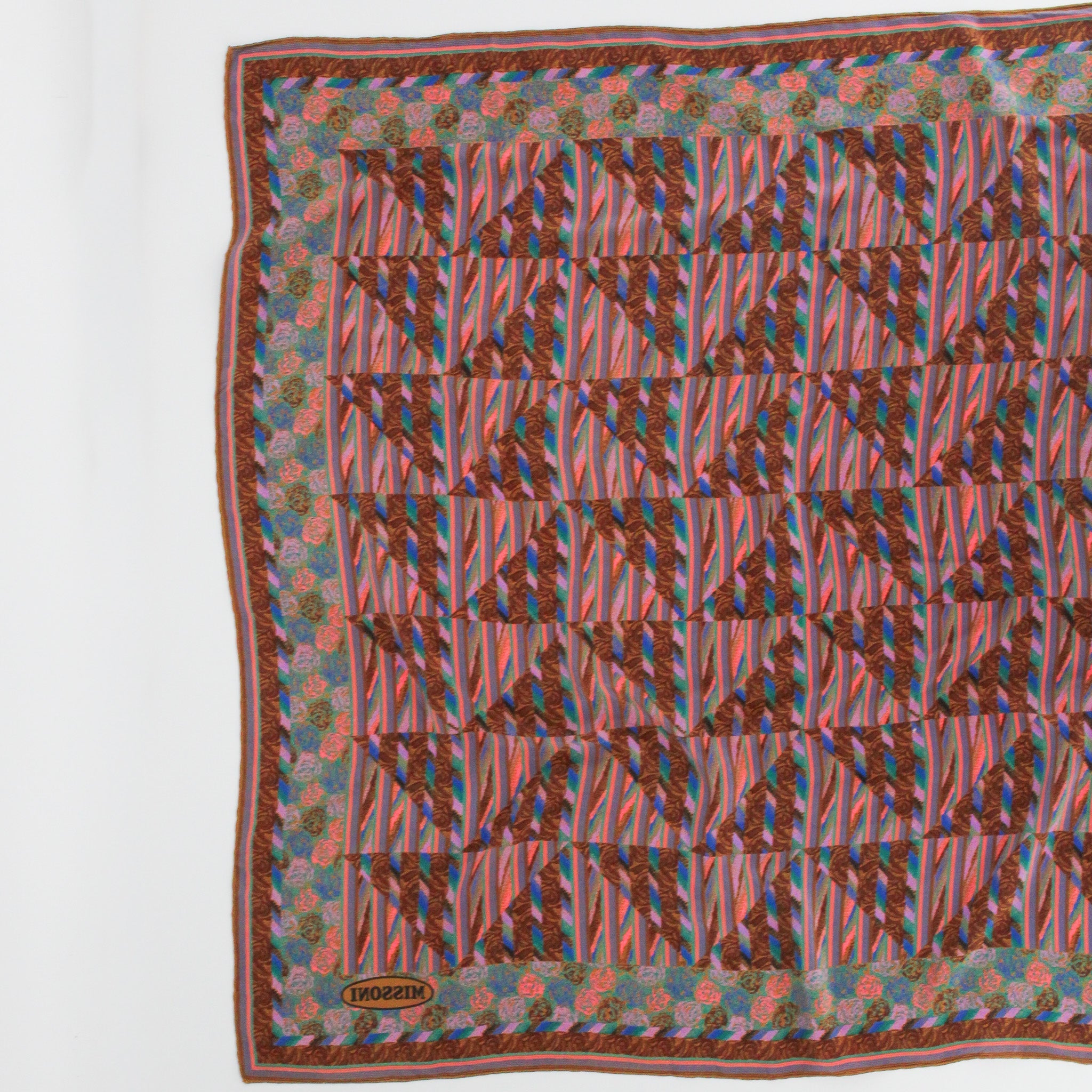 scarf corner and reverse detail