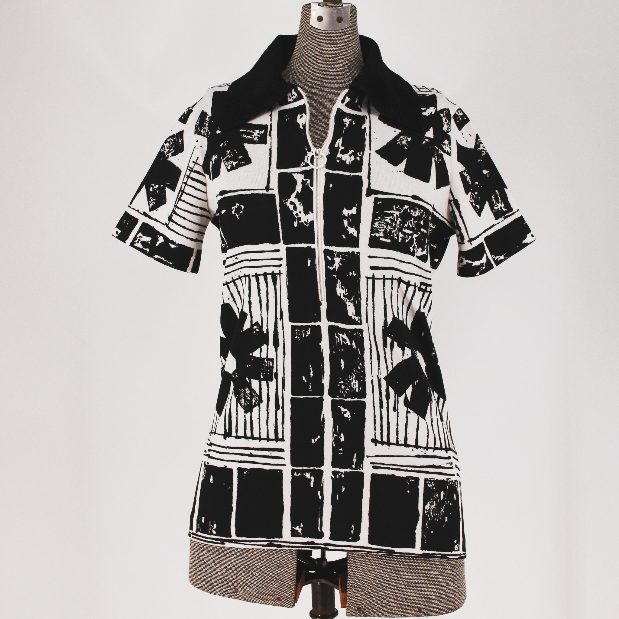 mod print zip top - front on form