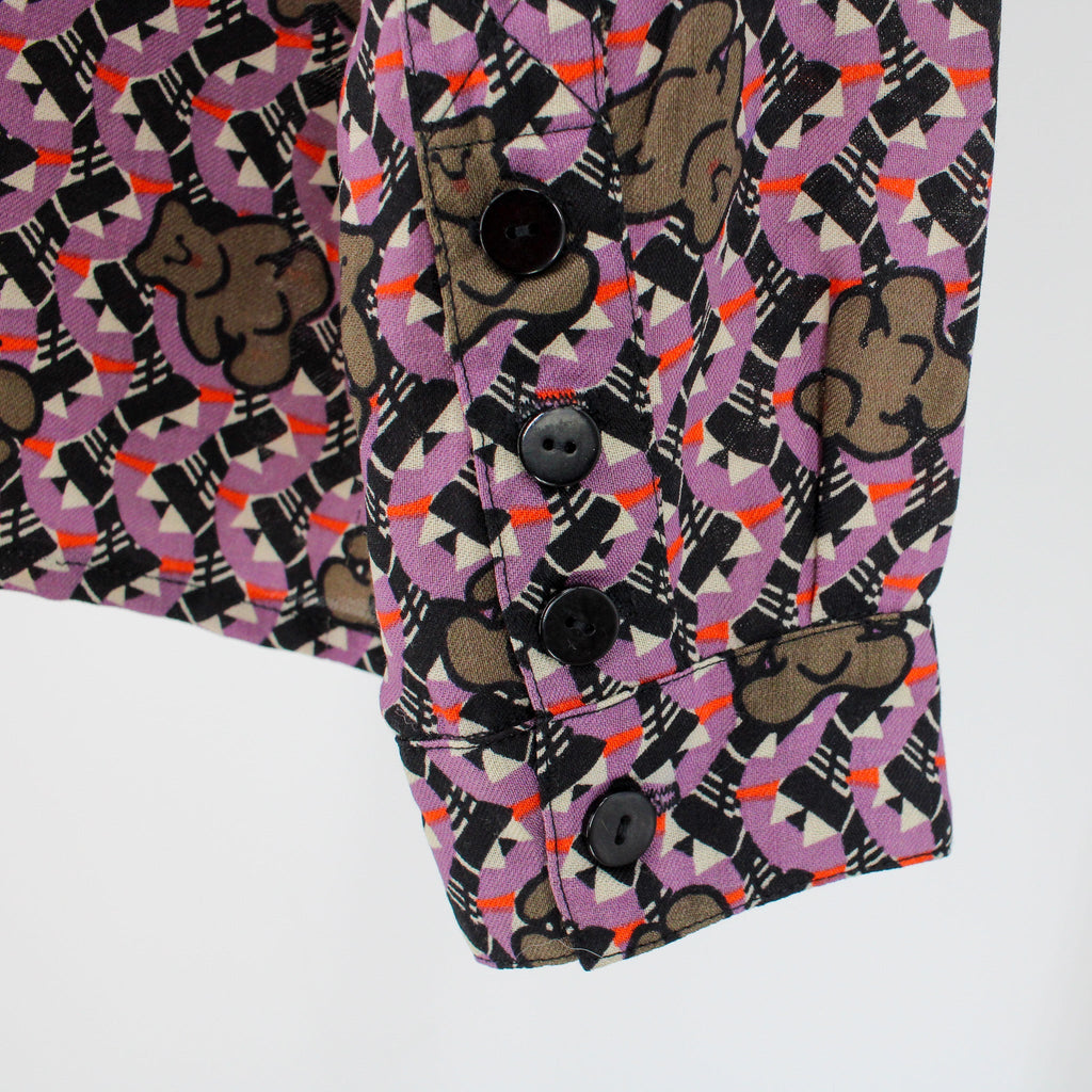 buttoned cuff detail