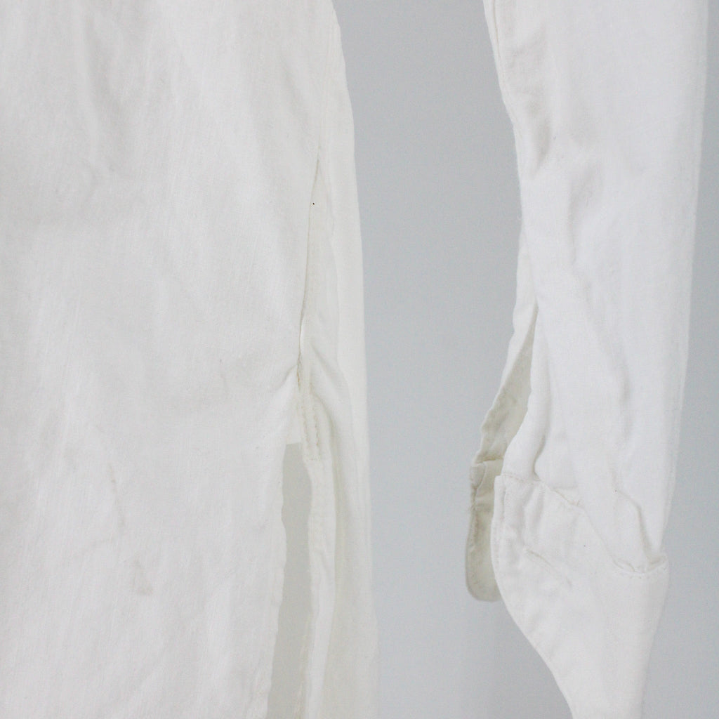 side gusset and sleeve detail