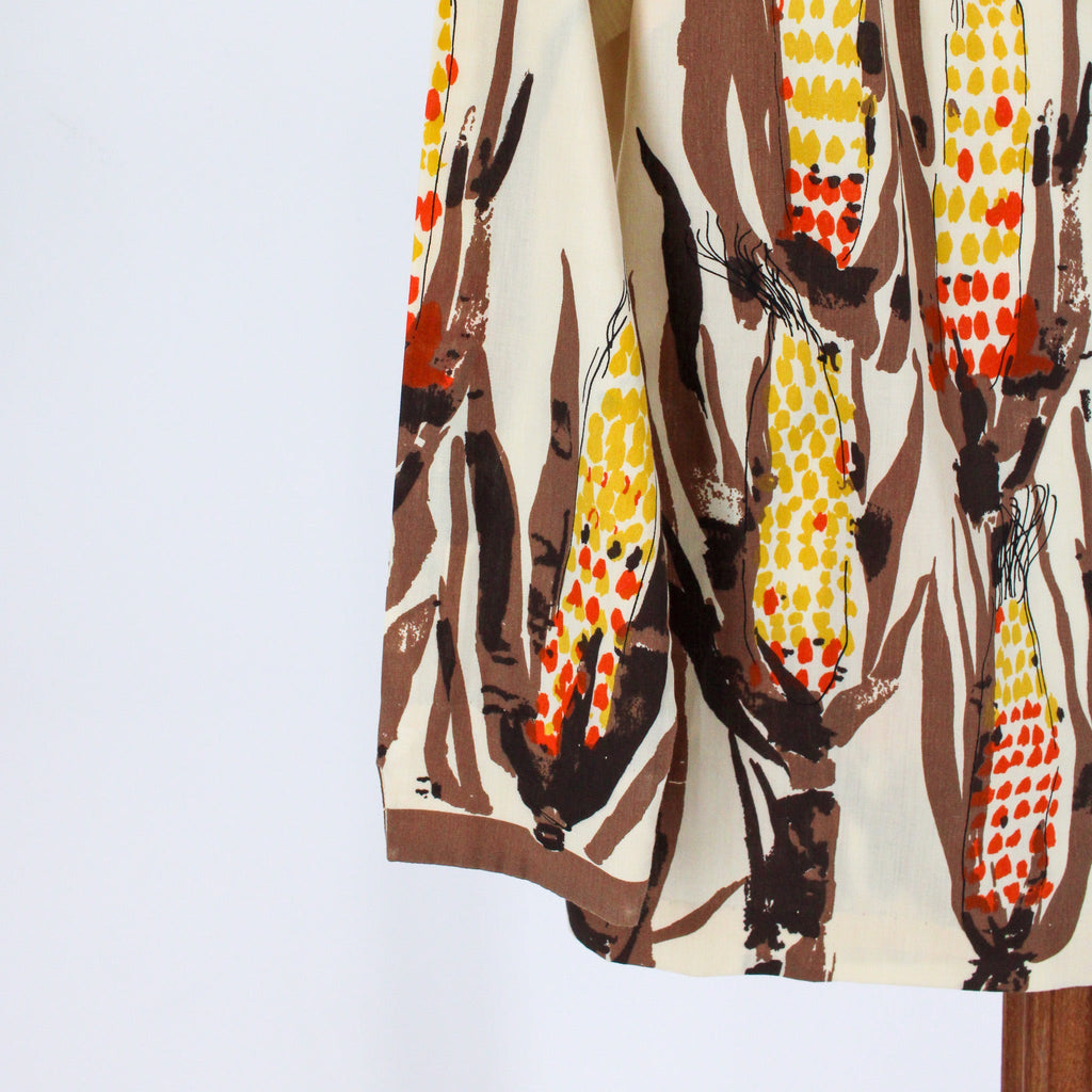hand-painted corn border print detail